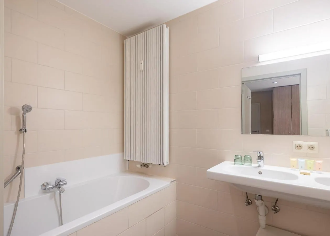 Отель C-Hotels Excelsior Миделкерк
